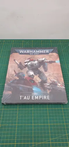 Warhammer Codex T'au Empire (Englisch) - Leicht beschädigt - 40K Regelbuch für die T'au Armee, ideal für Sammler und Spieler, die eine kostengünstige Option suchen.