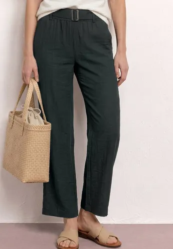 STREET ONE Wide Leg Stoffhose mit Gürtel - Die Wide Leg Stoffhose von STREET ONE vereint lässigen Style und hohen Tragekomfort. Mit elastischem Bund, Gürtel und praktischen Taschen ist sie ideal für warme Tage. Der Viskosemix sorgt für ein angenehmes Tragegefühl.