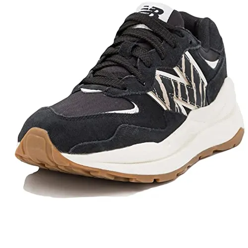 New Balance W5740APA 5740 Damen Schuhe Schwarz/Weiß EU 37 - Stylische Damen Sneakers aus Wildleder und Mesh mit verstellbarem Spitzenverschluss für optimalen Komfort. Inspiriert vom Retro-Stil der 80er und 90er Jahre.