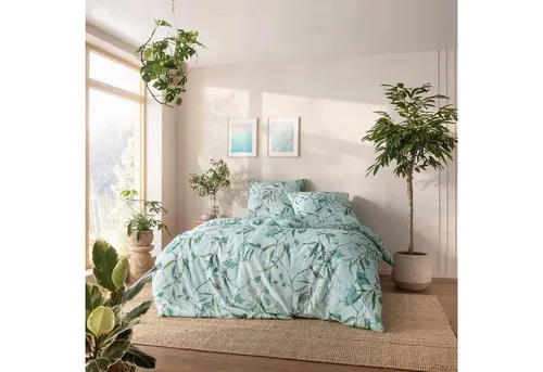 Estella Bio Mako Satin Bettwäsche 155x220 Telma mint - Erleben Sie stilvollen Schlafkomfort mit der Estella Bio Mako Satin Bettwäsche. Dieses 2-teilige Set aus 100% Bio-Baumwolle ist hautfreundlich und pflegeleicht. Der praktische Reißverschluss ermöglicht einfaches Beziehen. Ideal für ein angenehmes Schlafklima.
