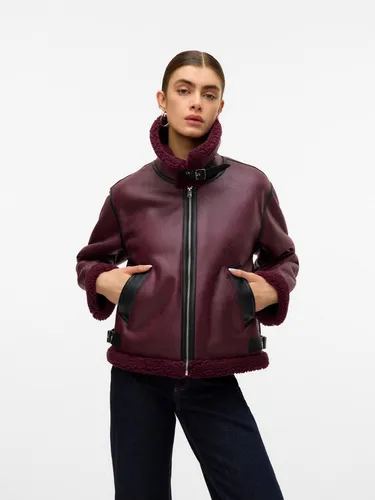 Vero Moda VMVIRGINIA Kurzjacke mit farblich abgesetzten Details - Stylische Kurzjacke von Vero Moda, wärmend und bequem. Perfekt für modische Outfits, leicht kombinierbar mit Jeans oder Chinohose. Ideal für Freizeit und Alltag!