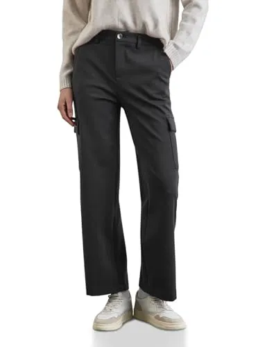 STREET ONE Straight Leg Cargo Hose - Damen-Hosen mit Casual Fit und High Waist, bietet Komfort durch elastischen Bund und praktischen Taschen für einen lässigen Look.