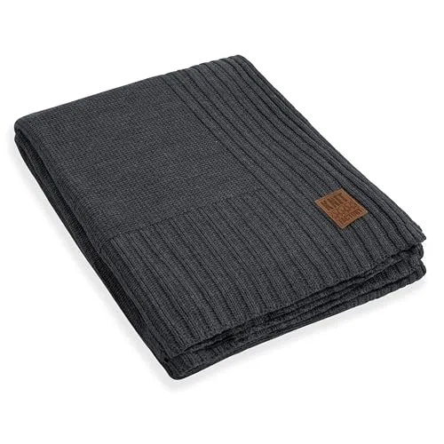 KNIT FACTORY - Uni Gestrickte Decke XL - Wohndecke - Kuscheldecke - Gestrickte Sofadecke - Plaid aus Wolle - Wolldecke - Anthrazit - 195x225 cm