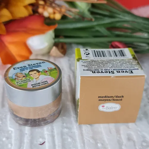 theBalm Even Steven Whipped Foundation Make-Up MEDIUM/DARK .MOYEN/FONCÉ. NEU