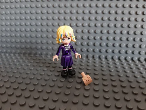 LEGO Wednesday 76785 - Die Wohnung des Eiskalten Händchens - LEGO (R) Komplette Sets & Packs, 828 Teile für kreatives Spielvergnügen, ideal für Fans der Serie ab 10 Jahren.