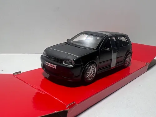 Volkswagen Golf R32, matt schwarz, VW Maisto Modell Modellauto 1:24