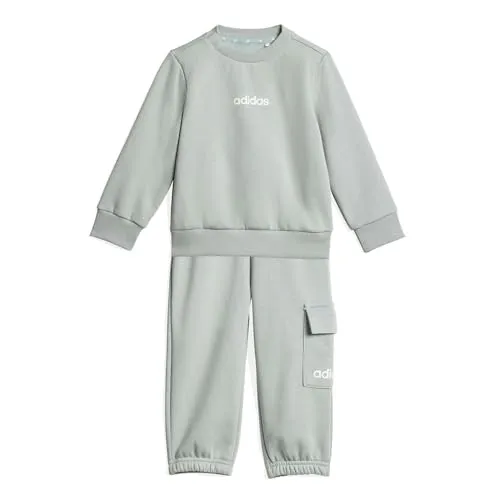 adidas Baby ESSENTIALS LINEAR LOGO JOGGER, Wonder Sage/white, 9-12 Monate - Bequemer Baby Jogger mit elastischem Bund, aus mindestens 70 % recycelten Materialien für umweltbewusste Eltern. Ideal für den Alltag und sorgt für Bewegungsfreiheit.