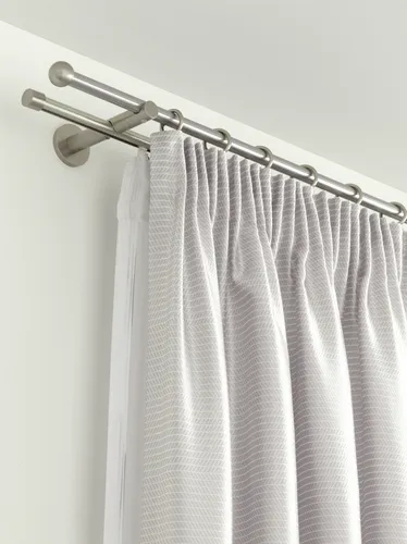 Gardinia Gardinenstange Memphis Ø 16 mm - Edelstahl-Optik, 160 cm - Gestalten Sie Ihre Fenster stilvoll mit der Gardinia Gardinenstange Memphis in Edelstahl-Optik. Die 160 cm lange Stange aus Metall bietet vielfältige Kombinationsmöglichkeiten und ist ideal für individuelle Dekorationen.