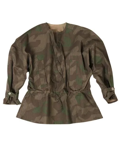 Militäruniformen von Mil-Tec