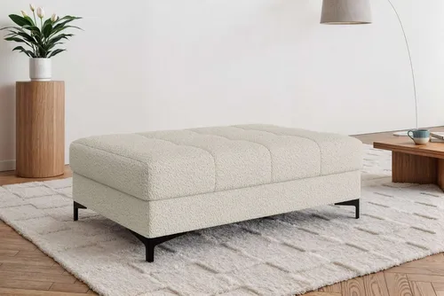OTTO home Polsterhocker LEEVKE – Bequemer Sitzhocker für dein Sofa, 115 cm - Der Polsterhocker »LEEVKE« von OTTO home bietet Komfort und Stil. Mit hochelastischem Schaum und Wellenunterfederung ist er ideal für entspannte Stunden. Handgefertigt und belastbar bis 120 kg, passt er perfekt in dein modernes Wohnzimmer.