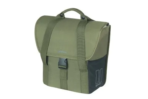 Basil Go Einzelpacktasche 16L - Dunkelgrün - Fahrradtasche mit 16 Litern Volumen, Hook-On System und reflektierenden Details für optimale Sichtbarkeit – perfekt für Alltag und Pendelfahrten.