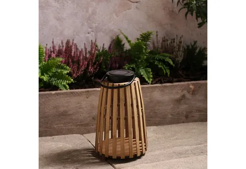 Lights4fun LED Laterne Sol aus Bambus 30,5 cm mit warmweißen LEDs - Diese stilvolle Solar-Laterne aus Bambus sorgt für eine gemütliche Lichtstimmung auf Balkon und Terrasse. Sie lädt sich tagsüber auf und bringt abends einen sanften, goldenen Schein. Ideal als dekorativer Blickfang!