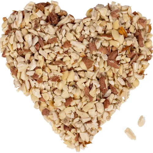 Lyra Pet® Erdnusskerne gehackt mit Haut 25 kg - Vogelhauptfutter für Wildvögel, 100 % natürlich und ohne Zusatzstoffe. Diese knackigen Erdnüsse bieten wertvolle Ballaststoffe und sind ideal für die Ganzjahresfütterung.