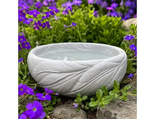 Mimaro Vogeltränke – Stilvolle Gartendeko für Vögel - Wetterfeste Vogeltränke von Mimaro, ideal für deinen Garten. Einzigartiges Design und hohe Widerstandsfähigkeit machen sie zum perfekten Treffpunkt für Vögel. Pflegeleicht und für den ganzjährigen Außeneinsatz geeignet.