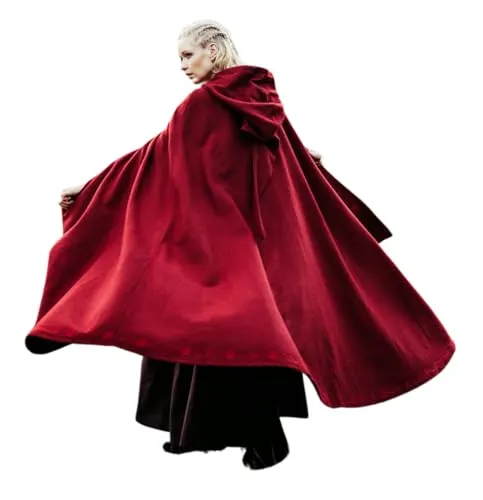 Umhänge für Kostüme von Leonardo Carbone