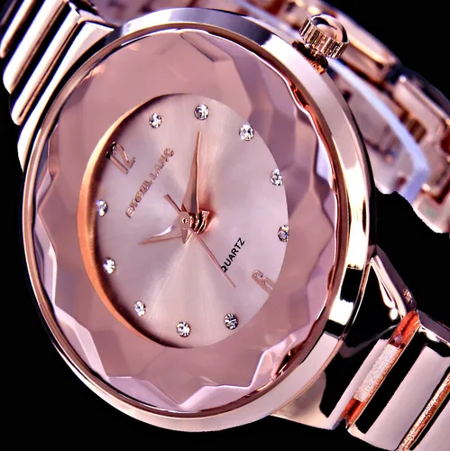 Excellanc Damenuhr Rose Gold mit Cutglass Strass - Armbanduhr für Damen, elegantes Design mit kunstvoll geschliffenem Cutglass und Strass, ideal für besondere Anlässe und jeden Tag.