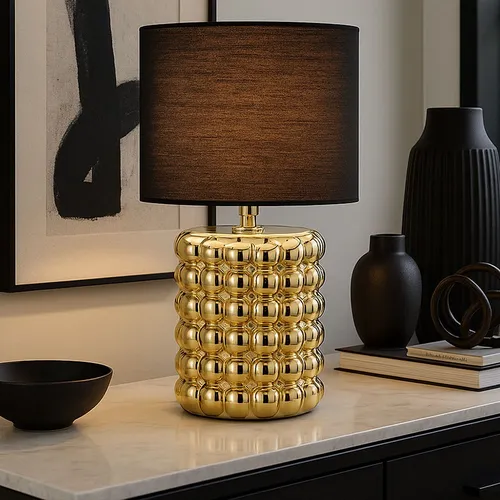 Elegante Tischleuchte mit Stoffschirm in Gold - Moderne Tischlampe mit rundem Stoffschirm und Keramikkorpus, ideal für stimmungsvolle Beleuchtung in jedem Raum. Höhe: 33 cm, Durchmesser: 18,5 cm.