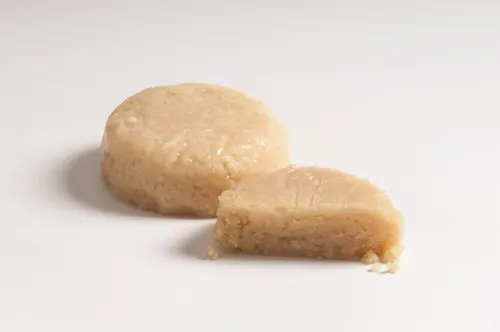 Algunder Graukäse ca. 650 gr. - Sennerei Algund - Südtiroler Sauermilchkäse, cremig und mild im Geschmack, ideal für Käseplatten und als Brotbelag.