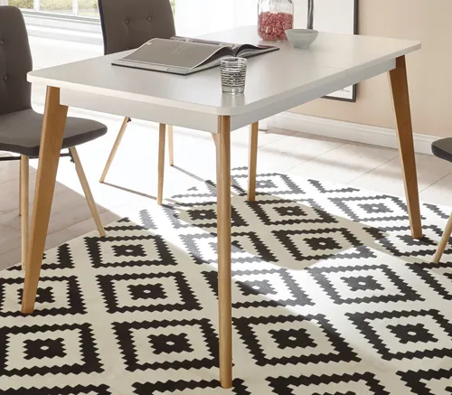 Furn.Design Esstisch Helge – Ausziehbar in Weiß und Eiche - Skandinavischer Esstisch ausziehbar mit Einlegeplatte, ideal für gesellige Runden. Pflegeleicht mit strapazierfähiger Melaminbeschichtung und FSC®-zertifiziertem Holz.