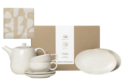 Broste Copenhagen Teeservice Single Geschirr-Set Nordic Vanilla - 8-teiliges Keramik-Geschirr-Set für 2 Personen, inkl. Papierserviette, stilvolles Design in Cream, ideal für gemütliche Teestunden.