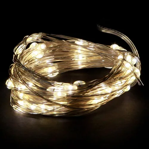 LED Lichterkette mit Timer für stimmungsvolle Dekoration - Weihnachtsbeleuchtung, mit praktischem Timer für automatisches Ein- und Ausschalten, ideal für festliche Stimmung und kreative Dekoration.