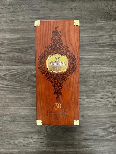 Glenfiddich Single Malt Aged 30 Years - Rar - Ein echtes Sammlerstück !!