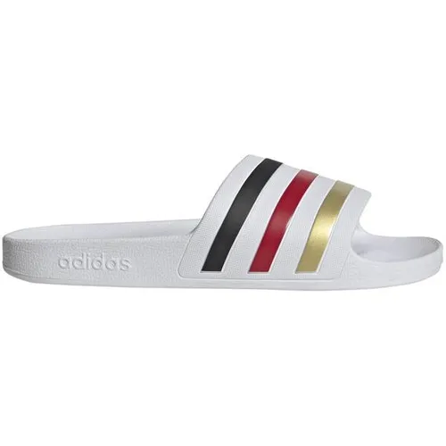 adidas Adilette Aqua Sandalen Weiss 8 - Stylische und bequeme Freizeitsandalen von adidas mit schnelltrocknendem Obermaterial und weichem Cloudfoam-Fußbett für höchsten Tragekomfort. Ideal für den Einsatz am Pool oder im Alltag.