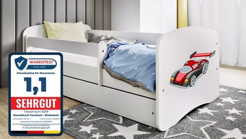 Raumhirsch Kinderbett Rennwagen, Weiß, 80x180 cm - Modernes Kinderbett mit abnehmbarer Schutzschiene und praktischer Schublade für Stauraum. Inklusive verstellbarem Lattenrost und waschbarer Matratze - ideal für ein sicheres und gemütliches Kinderzimmer.