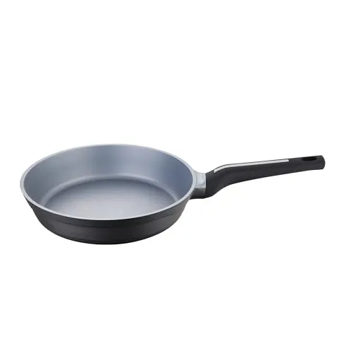 San Ignacio Bistro Grey 24 cm Pfanne - Pfanne aus Guss-Aluminium mit Quantanium-Antihaftbeschichtung, kratzfest und für alle Herdarten geeignet, inklusive Induktion – für ein komfortables Kochen.