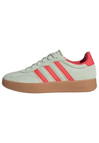 adidas Women's Barreda Schuh - Stilvoll in Linen Green - Herrenmode: Reguläre Passform, Schnürsenkel und hochwertiges Obermaterial aus Synthetik und Wildleder für optimalen Komfort und Stil.