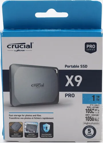 Crucial X9 Pro 1TB Portable SSD - Schnelle und robuste externe Festplatte - Externe Festplatte mit bis zu 1050 MB/s Lesen/Schreiben, IP55 wasser- und staubgeschützt, ideal für Reisen und professionelle Anwendungen.