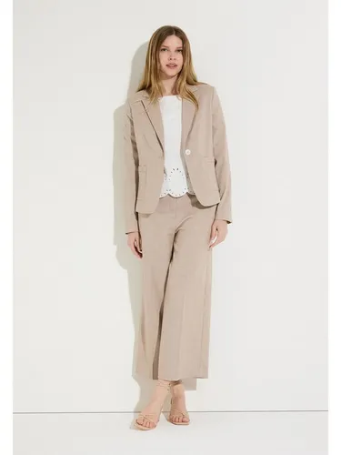 MORE&MORE Bequeme Jeans - Die verkürzte Anzughose von MORE & MORE bietet eine elegante Melange-Optik und vielseitige Stylingmöglichkeiten. Mit weit geschnittenem Bein und leicht elastischem Material sorgt sie für hohen Tragekomfort – ideal für Casual und Business-Looks.