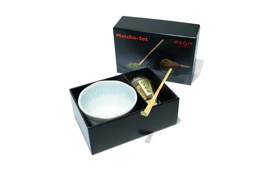 MAOCI Teeschale Matchaset - Eisblau mit Besen und Löffel im Geschenkkarton - MAOCI Matcha Set mit eleganter Teeschale, Matchabesen und Löffel. Ideal für die stilvolle Zubereitung von Matcha. Die individuelle Glasur macht jede Schale einzigartig und zum Blickfang in Ihrer Teeküche.