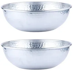 2er Set Vintage Servierschale Engla Silber 27cm - Handgefertigte Aluminium-Schalen im eleganten Silberdesign, ideal für drinnen und draußen. Langlebig und einzigartig, setzen Sie stilvolle Akzente in Ihrem Zuhause.