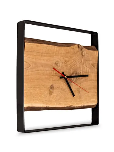 holz4home Quadratische Wanduhr aus massiver Eiche in beige von holz4home