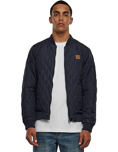 Urban Classics TB862 Herren Steppjacke - Diamond Quilt Nylon Jacke in Navy, Gr. Medium - Funktionsjacken mit klassischem Streetlook, ausgestattet mit Kunstleder-Logo-Patch und gerippten Stoffdetails für zusätzlichen Komfort.