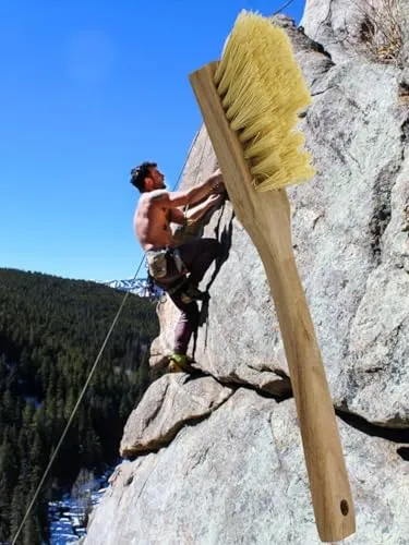 MAAJ HUFEISENBÜRSTE/KLETTERBÜRSTE/BOULDERBÜRSTE MIT NATURFASERN - Made IN Germany