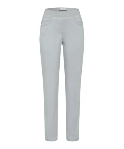 Raphaela by Brax Pamina Fun SUPER Dynamic Cotton Pigment Jeans - Schmale Five-Pocket-Hose in Slim Fit aus hochwertigem Baumwollstretch mit dynamischem Dehnbund für optimalen Tragekomfort und eine umfangreiche Farbpalette.