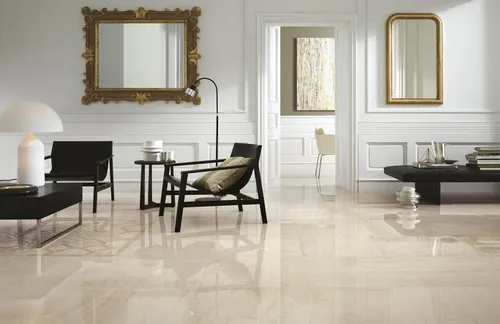 Marmorboden Fliesen Crema Marfil 18m² - Elegante, glänzende Bodenfliesen aus poliertem Marmor in Beige. Ideal für den Außenbereich, bieten sie eine moderne Ästhetik und hohe Qualität. Maße: 60 x 60 cm, Menge: 18 m².