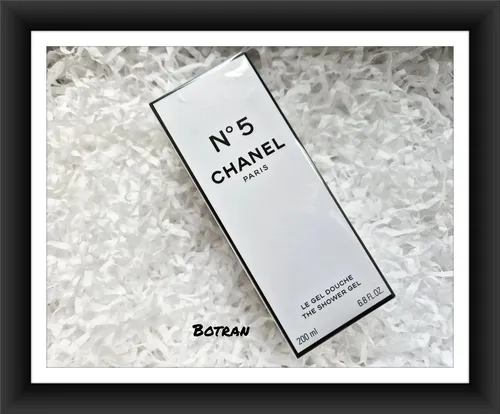 Chanel N°5 Duschgel für Damen 200 ml - Dusch- & Badeartikel, verwandelt Ihr tägliches Duschen in ein luxuriöses Ritual mit dem ikonischen Duft von Chanel N°5 für samtweiche Haut.