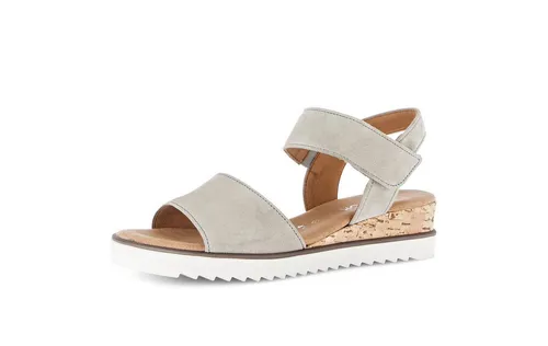 Gabor Sandale 82.750 – Damen Plateausandalen - Gabor Damen Plateausandalen aus der Comfort Kollektion, bieten hohen Tragekomfort und mehr Freiraum für den Fuß. Ideal für stilvolle Auftritte, dank anatomischer Fersenform und bequemer Polsterung.