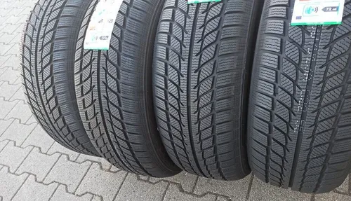 Goodride SW608 Winterreifen 225/55 R16 99H XL - Autoreifen mit hervorragender Nasshaftung und hohem Fahrkomfort, ideal für sicheres Fahren im Winter bei bis zu 210 km/h.