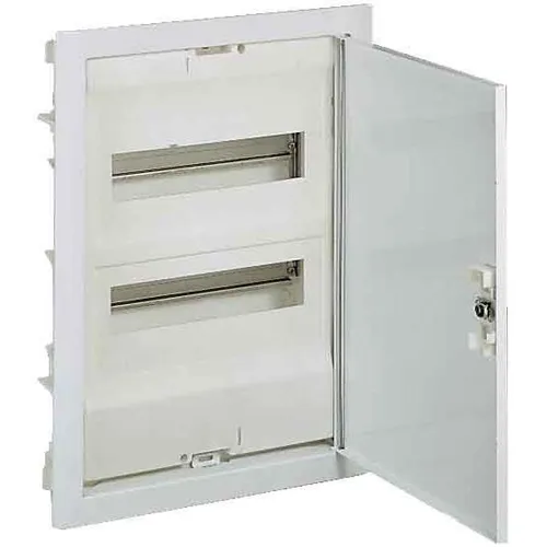 Legrand BTicino UP-Verteiler m.Tür 01433 - 3-reihiger Unterputzverteiler mit Metalltür, IP30 und selbstverlöschend, ideal für sichere Elektroinstallationen in Garten und Haus.