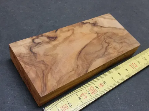 Kantholz aus Olivenholz zum Drechseln (120 x 55 x 18 mm)