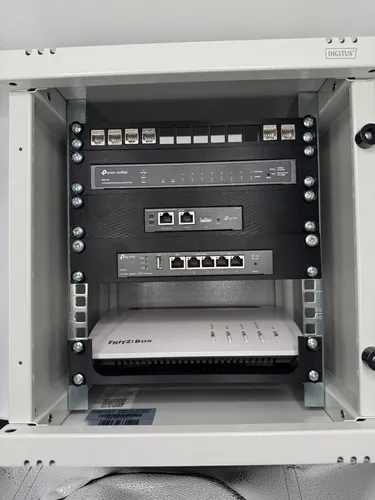 Ubiquiti Gateway Pro UniFi UXG-MAX - Hochleistungs-Gateway für stabile Netzwerklösungen, ideal für professionelle Anwendungen