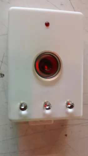 Optisch sehr ansprechendes und auffälliges MODUL M 121 KAMERA ATTRAPPE 