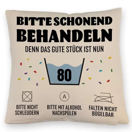 Bitte schonend behandeln - 80. Geburtstag Kissen mit Leinenoptik - Witziges Kissen für den 80. Geburtstag mit humorvollem Spruch. Ideal als Geschenk für Senioren, die Spaß am Alter haben. Waschbar bei 30° und mit praktischem Reißverschluss. Maße: 40x40 cm, sorgt für Lacher und Gemütlichkeit!