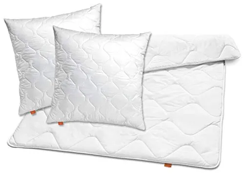sleepling Bettdecke & Kopfkissen Set, 135x200 cm, 155x220 cm – Hochwertige Bettwaren für jede Jahreszeit - Das sleepling Bettwaren-Set bietet eine atmungsaktive Mikrofaserdecke und ein anpassbares Kopfkissen für optimalen Schlafkomfort. Waschbar bis 60 Grad, ideal für Allergiker und gefertigt nach Öko Tex 100 Standards.