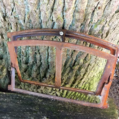 Antikas Fenster Kleines Eisenfenster zum Öffnen - Rustikales Scheunenfenster für kreative DIY-Projekte, ideal für Wohnräume und Garten, verleiht jedem Raum einen charmanten Vintage-Look.