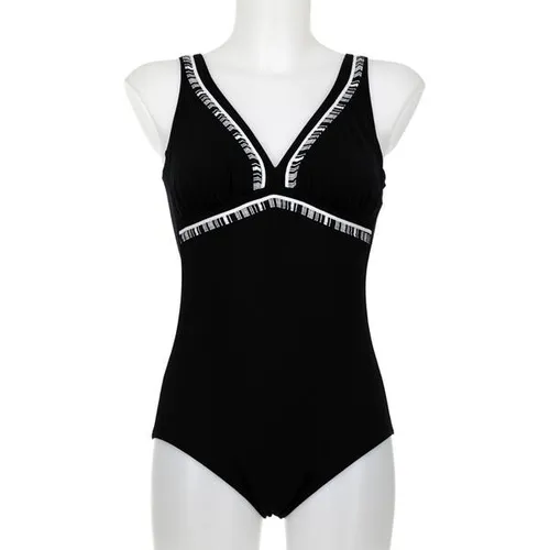 Sunmarin Badeanzug schwarz 38C - Bademode für Damen, mit tiefem Rücken und schnelltrocknendem Material für optimalen Tragekomfort am Strand oder im Schwimmbad.